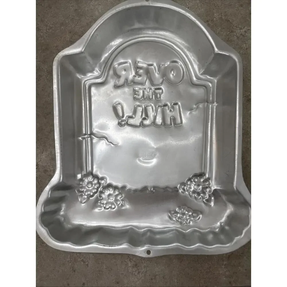 Vintage 1995 Wilton Over the Hill Birthday Cake Pan 2105-1237 - Picture 3 of 3